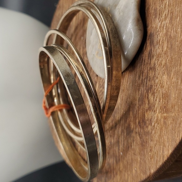 B3113 stack of multiple size bangles - Picture 1 of 3